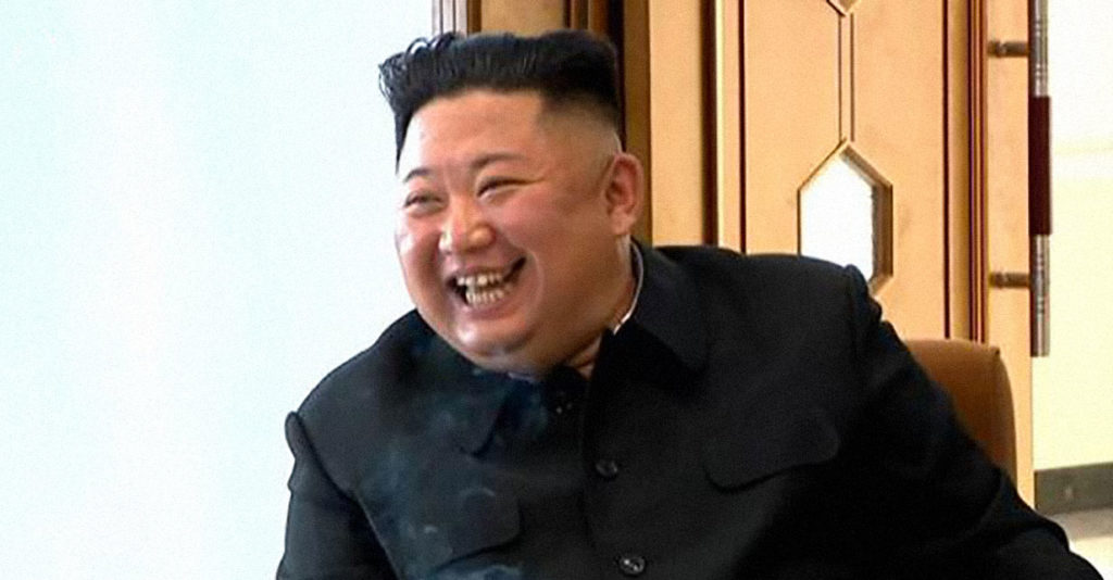 Kim Jong-un beffa sorridente